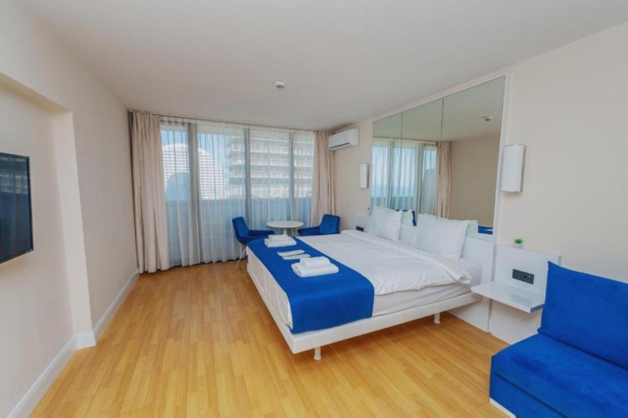 Orbi City Batumi Sea View Aparthotel Buitenkant foto